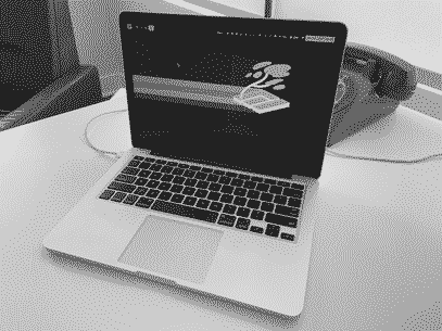 Macbook Pro with Manjaro Sway installed